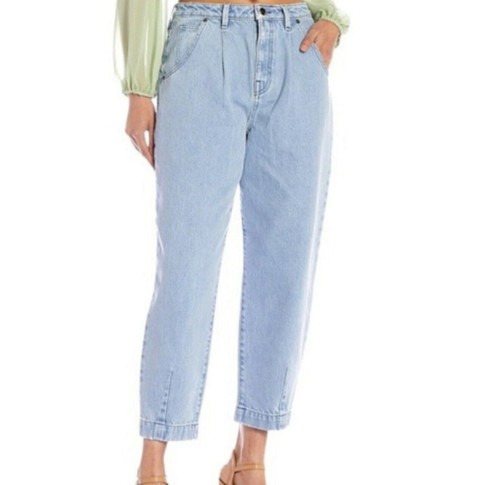 GB Womens Jeans Sz 13 W32 L27 Hi Rise Tapered Leg Light Wash Pleated Front NEW